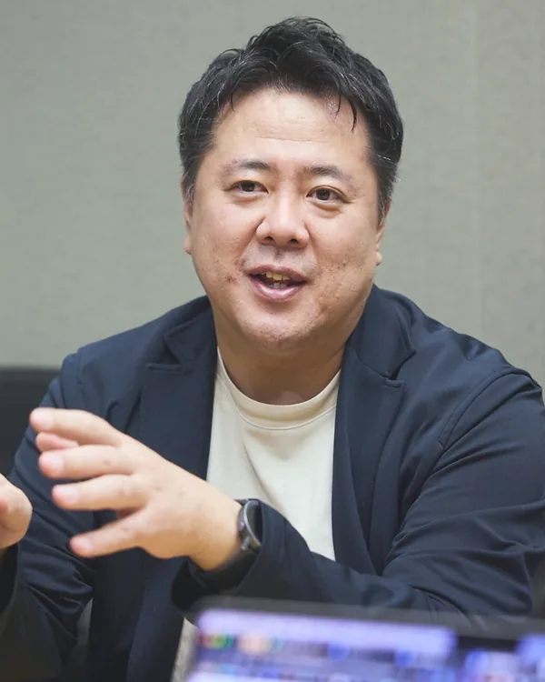 インタビュー中の中谷部長